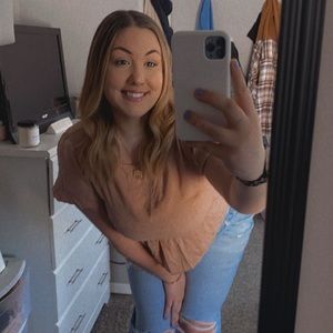 Meet your Posher, Gabby